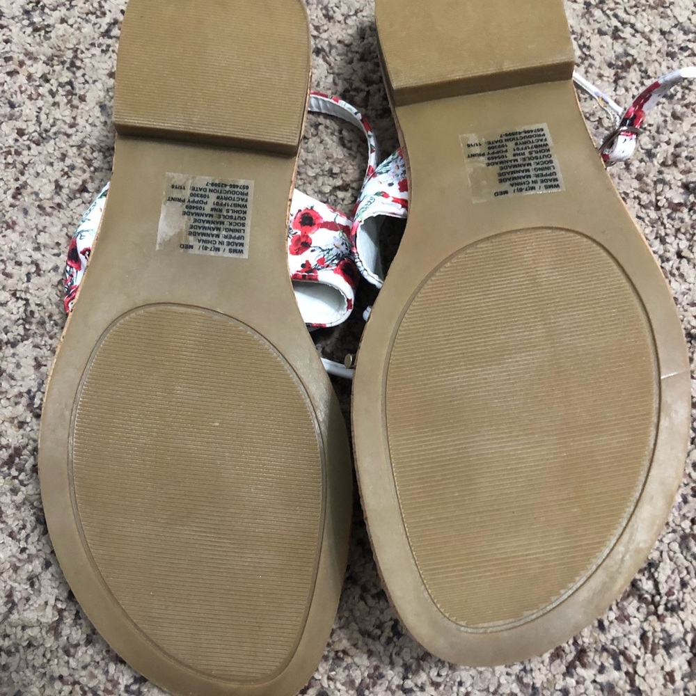 Sandals - Picture 3 of 3